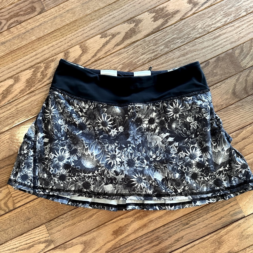 Lululemon tennis skirt, size 2